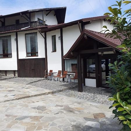 No Comment Rustic Hotel Curtea De Arges Bagian luar foto