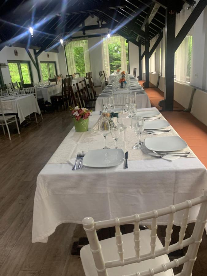 No Comment Rustic Hotel Curtea De Arges Bagian luar foto