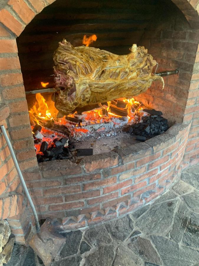 No Comment Rustic Hotel Curtea De Arges Bagian luar foto
